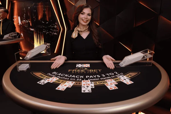 Electrified lucky numbers struck by lightning each round on Ph90